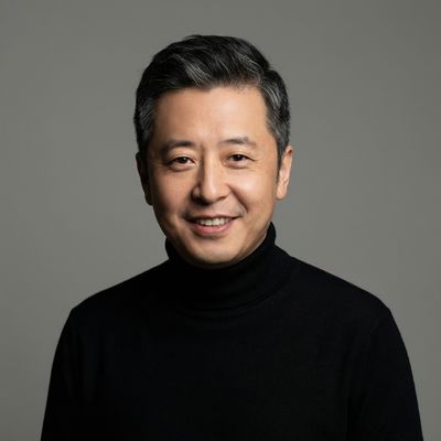 情趣女仆首席导演陈逸飞